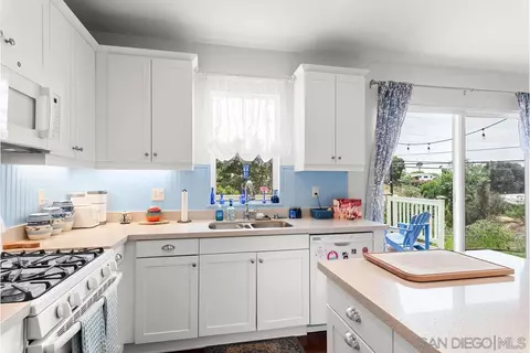 4351 Stanford Pl, La Mesa, CA 91942 photo 9
