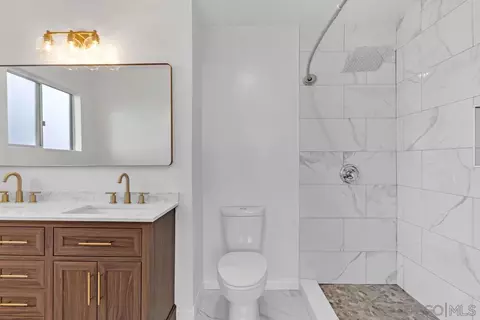 Bath - 2876 Pioneer Way, Jamul, CA 91935 photo 3 of 3