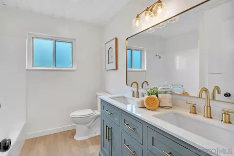 Bath - 2876 Pioneer Way, Jamul, CA 91935 photo 1 of 3