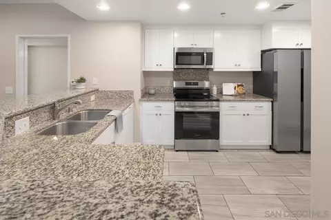 9229 Regents Rd #L124, La Jolla, CA 92037