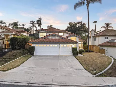 2064 White Birch Dr, Vista, CA 92081