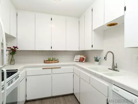 Kitchen - 801 C Ave #11, Coronado, CA 92118 photo 3 of 4