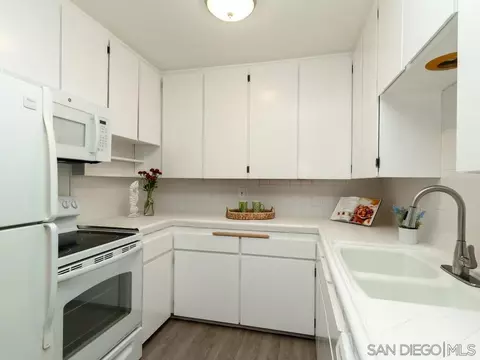 Kitchen - 801 C Ave #11, Coronado, CA 92118 photo 2 of 4