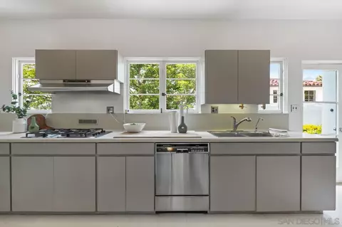 Kitchen - 7316 Encelia Dr, La Jolla, CA 92037 photo 2 of 4
