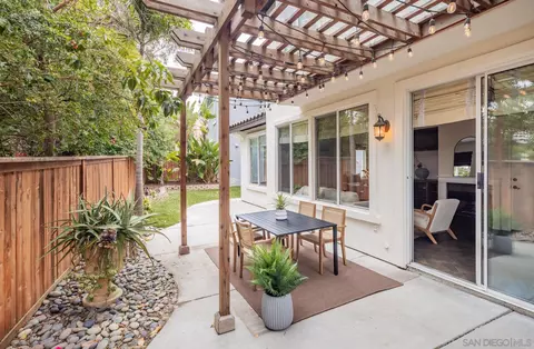 Exterior - 1153 Pacifica Pl, Encinitas, CA 92024 photo 3 of 8