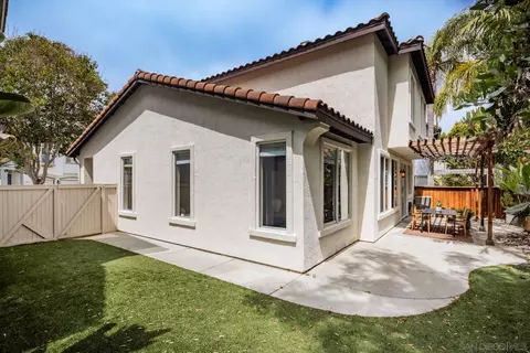 Exterior - 1153 Pacifica Pl, Encinitas, CA 92024 photo 6 of 8