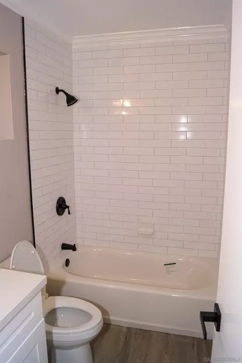Bath - 983 Amistad Pl #A, El Cajon, CA 92019 photo 1 of 1