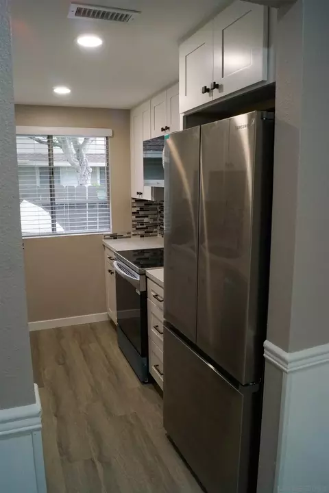 Kitchen - 983 Amistad Pl #A, El Cajon, CA 92019 photo 2 of 4