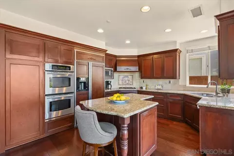 2402 Bear Rock Gln, Escondido, CA 92026 photo 12