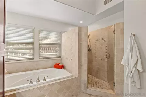 2402 Bear Rock Gln, Escondido, CA 92026 photo 24