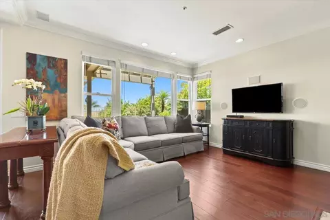 2402 Bear Rock Gln, Escondido, CA 92026 photo 8