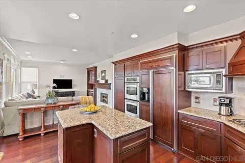 2402 Bear Rock Gln, Escondido, CA 92026 photo 14