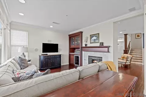 2402 Bear Rock Gln, Escondido, CA 92026 photo 9