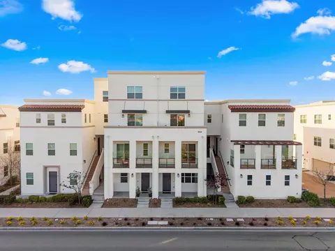 2044 Luzon Ln #4, Chula Vista, CA 91915