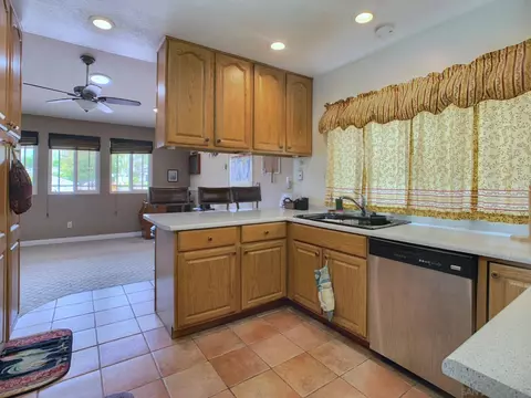 9941 Ledgeside St, Spring Valley, CA 91977 photo 14