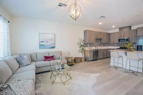 Living - 340 Sweet Pl, Fallbrook, CA 92028 photo 1 of 3