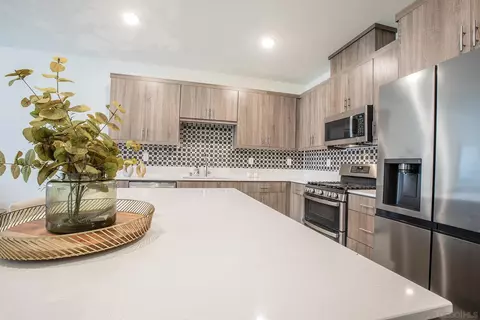 Kitchen - 340 Sweet Pl, Fallbrook, CA 92028 photo 5 of 10