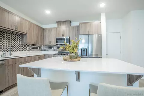 Kitchen - 340 Sweet Pl, Fallbrook, CA 92028 photo 4 of 10