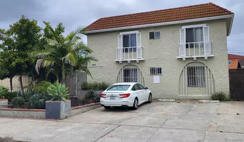4048 Menlo, San Diego, CA 92105