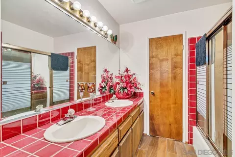 Bath - 4306 Merritt Blvd, La Mesa, CA 91941 photo 2 of 4