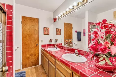 Bath - 4306 Merritt Blvd, La Mesa, CA 91941 photo 1 of 4