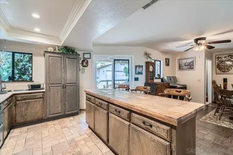 Kitchen - 531 Silverbrook Dr, El Cajon, CA 92019 photo 3 of 4