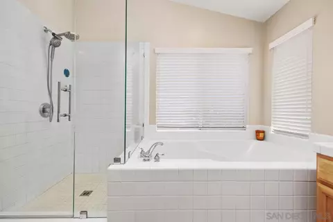 Bath - 7829 Sitio Calmar, Carlsbad, CA 92009 photo 3 of 4