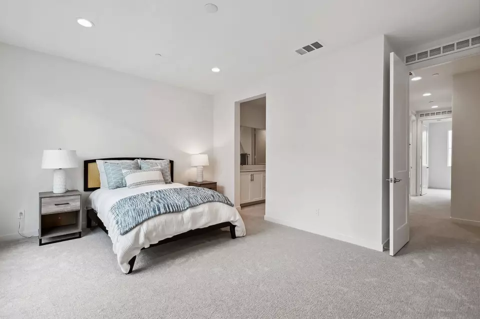 Bedroom - 2581 Broom Ln, Carlsbad, CA 92008 photo 2 of 4