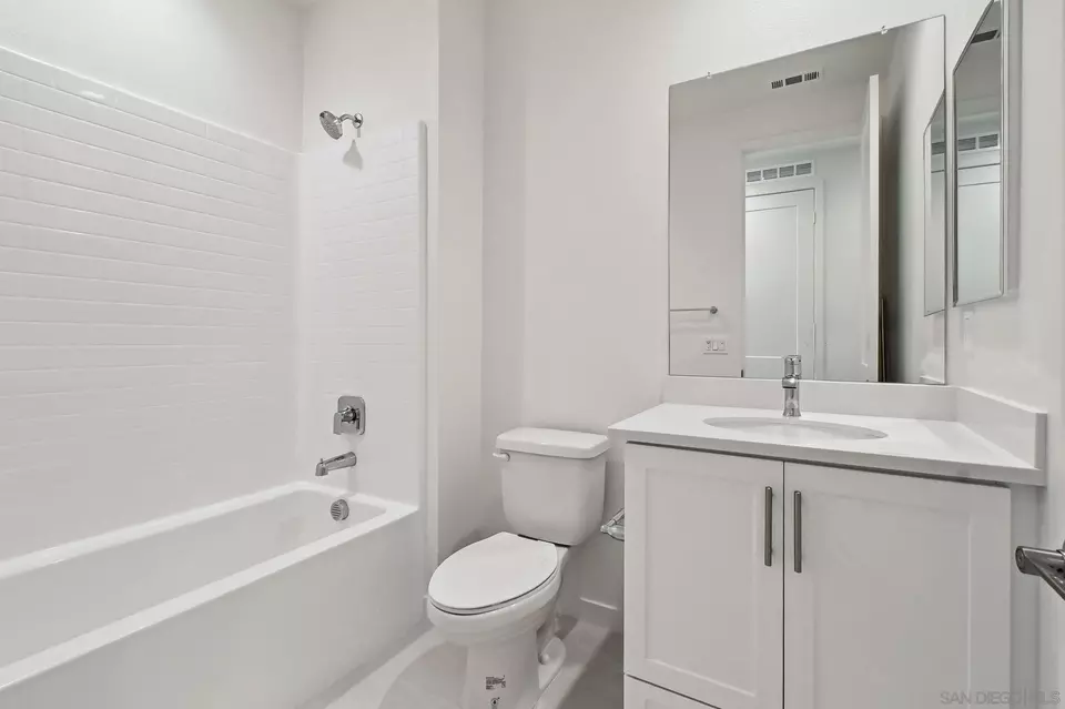 Bath - 2581 Broom Ln, Carlsbad, CA 92008 photo 5 of 5