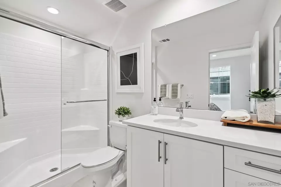 Bath - 2581 Broom Ln, Carlsbad, CA 92008 photo 1 of 5