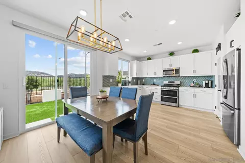 35052 Hacienda Hts, Fallbrook, CA 92028