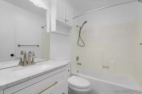 3025 Golden Oak Way, Spring Valley, CA 91978 photo 9