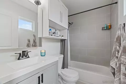 Bath - 13637 Los Olivos Ave, Poway, CA 92064 photo 1 of 2