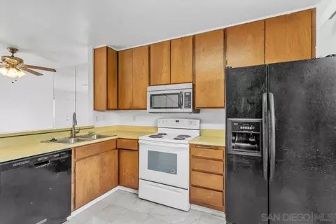 Kitchen - 10258 Carefree Dr, Santee, CA 92071 photo 3 of 5