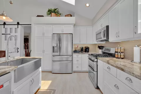 2106 Laura Dr, Escondido, CA 92027 photo 18