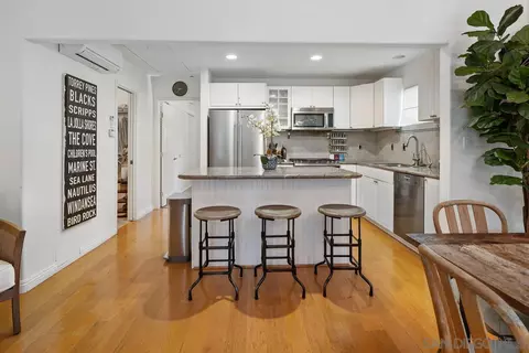 Kitchen - 373 Nautilus St, La Jolla, CA 92037 photo 3 of 4