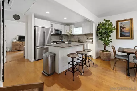 Kitchen - 373 Nautilus St, La Jolla, CA 92037 photo 4 of 4