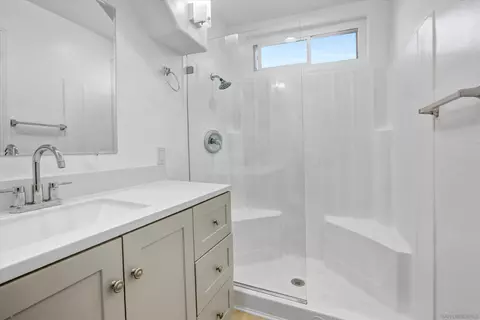 Bath - 9018 Outinda, Spring Valley, CA 91977 photo 2 of 4