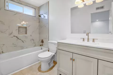 Bath - 9018 Outinda, Spring Valley, CA 91977 photo 3 of 4