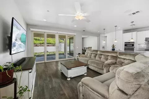 529 Adobe Estates Dr, Vista, CA 92083 photo 2