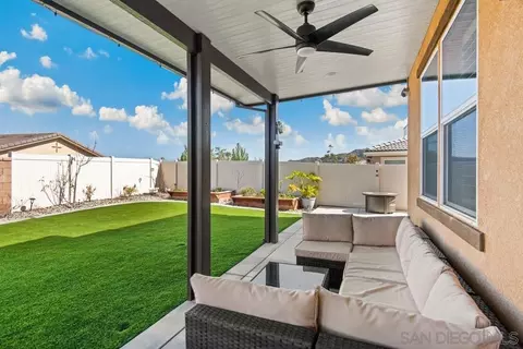 Exterior - 33626 Edge Ln, Temecula, CA 92592 photo 5 of 6