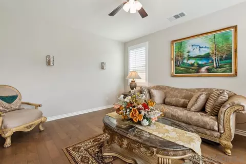 Living - 33626 Edge Ln, Temecula, CA 92592 photo 2 of 5