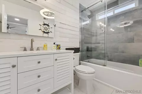 Bath - 803 S Pacific St #3, Oceanside, CA 92054 photo 2 of 2