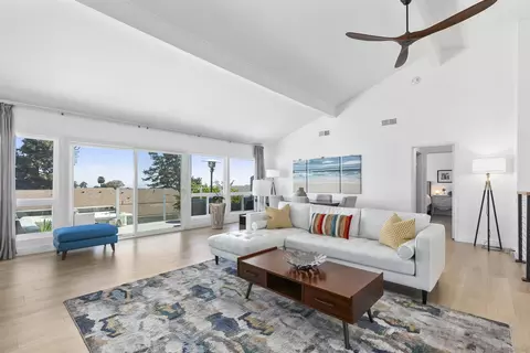 2071 Caminito Circulo Norte, La Jolla, CA 92037 photo 3