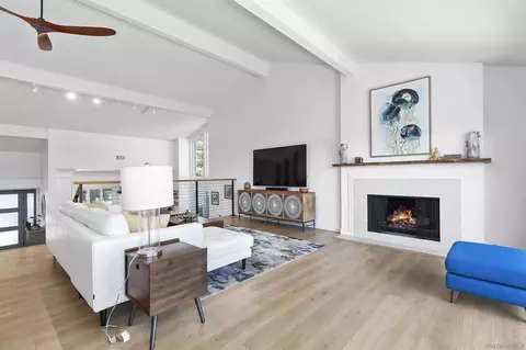 2071 Caminito Circulo Norte, La Jolla, CA 92037 photo 4