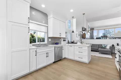 2071 Caminito Circulo Norte, La Jolla, CA 92037 photo 7