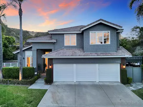 1702 Sienna Canyon Dr, Encinitas, CA 92024 photo 2
