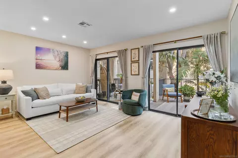 2383 Altisma Way UNIT B, Carlsbad, CA 92009