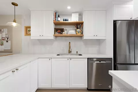 2383 Altisma Way UNIT B, Carlsbad, CA 92009 photo 6