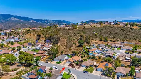 View/Area - 2011 Elva St, El Cajon, CA 92019 photo 3 of 16